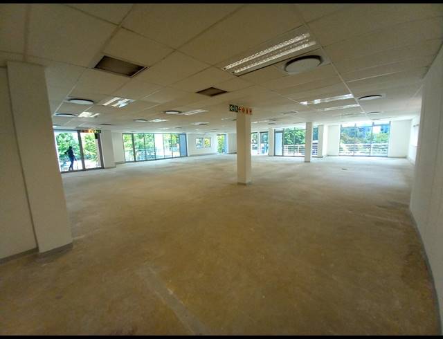 329M² OFFICE TO LET IN BRYANSTON